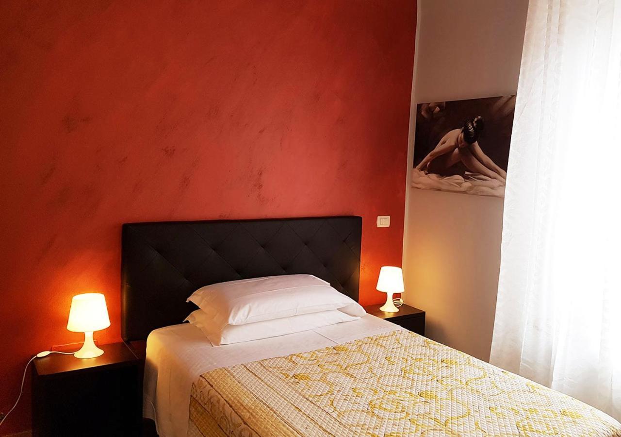 Cristal Rooms Пьяченца Экстерьер фото