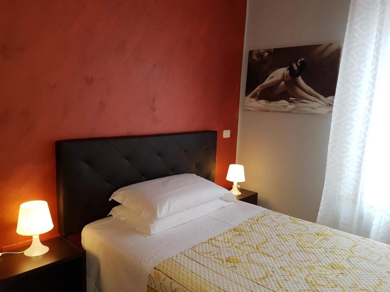Cristal Rooms Пьяченца Экстерьер фото